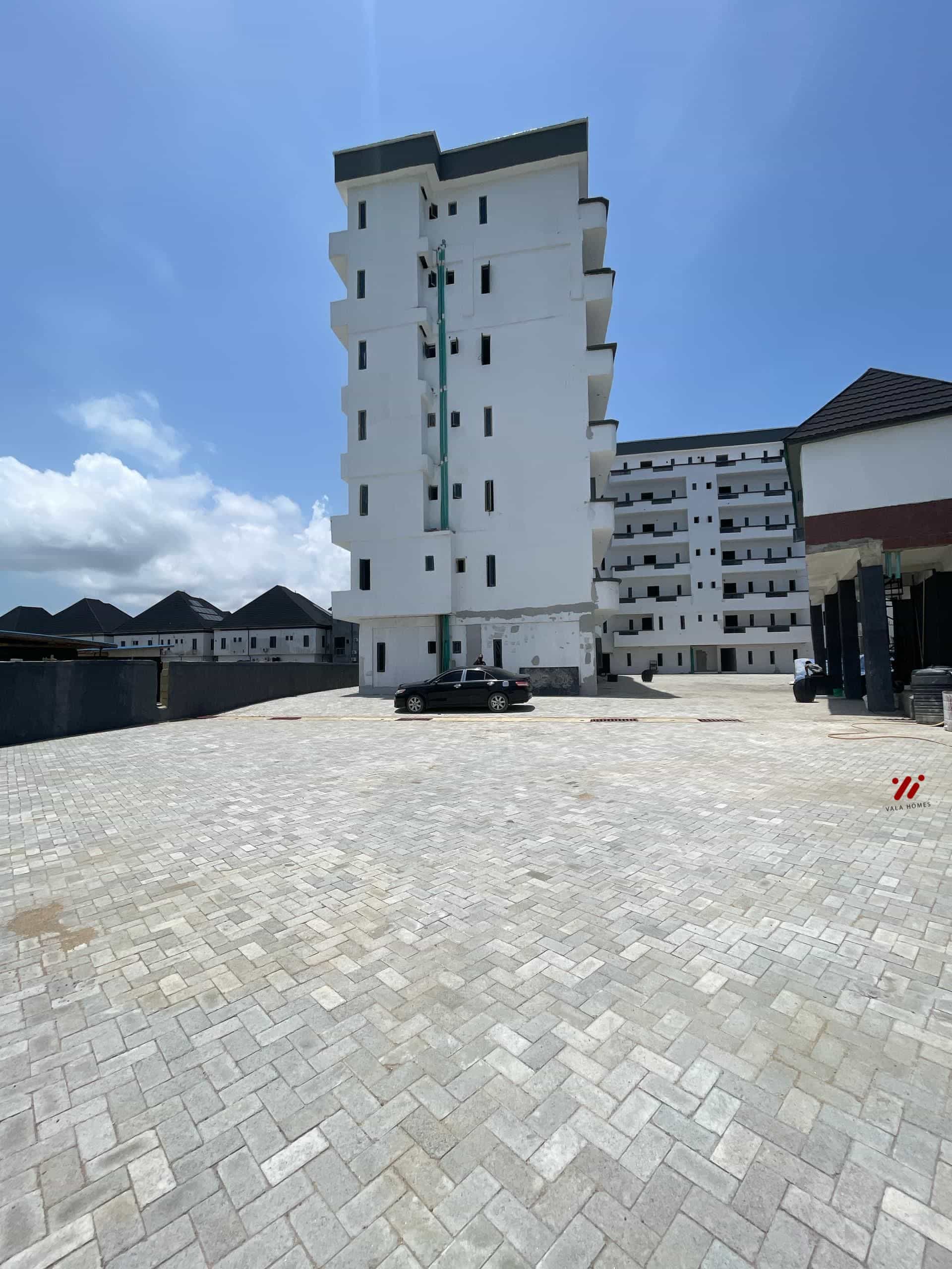 Furnished three bedroom apartment (CHEVRN3B01)