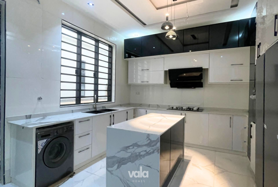 Luxury five bedroom detached duplex (CHEVRN5BDD09)