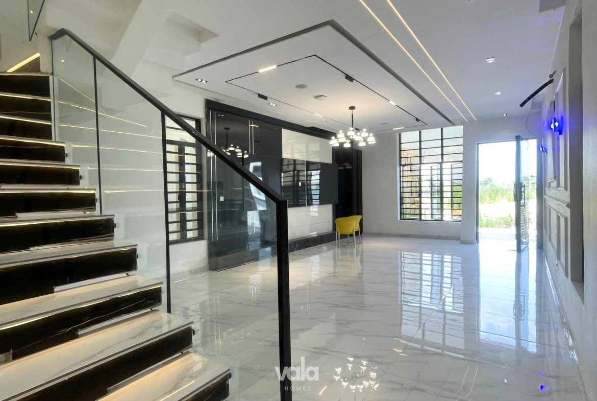 Luxury five bedroom detached duplex (CHEVRN5BDD09)