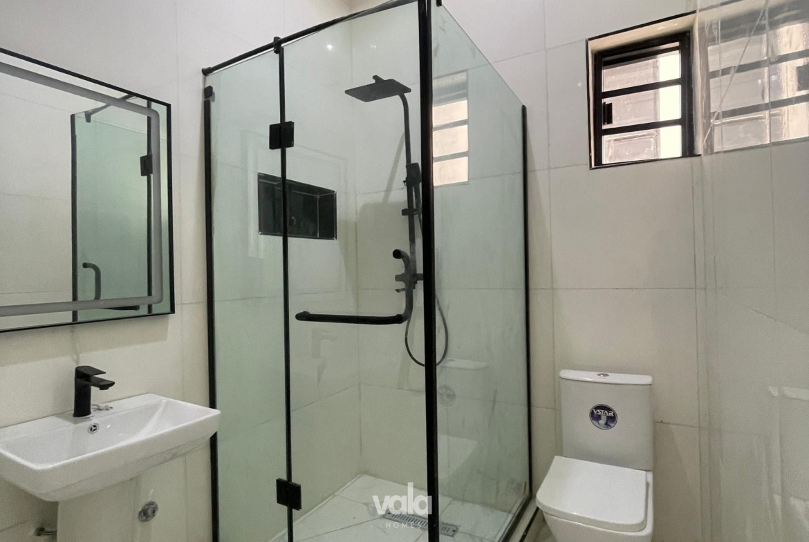 Luxury five bedroom detached duplex (CHEVRN5BDD09)