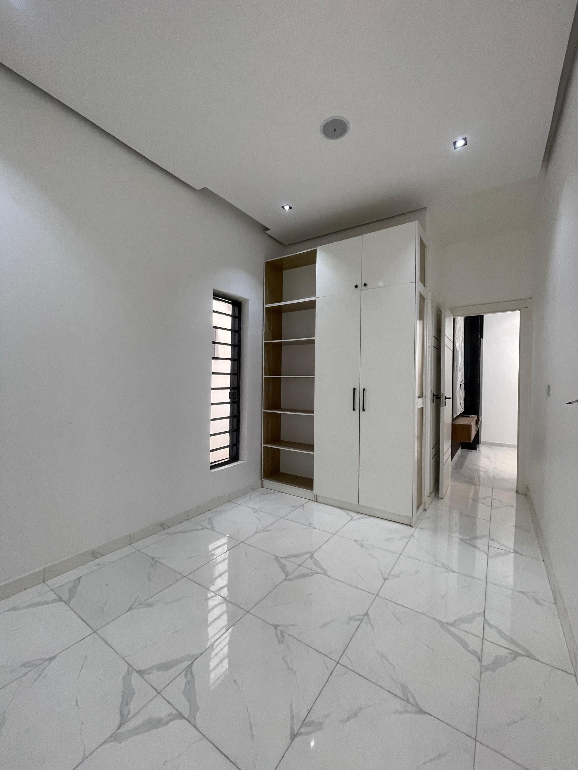 Luxury five bedroom detached duplex (CHEVRN5BDD09)