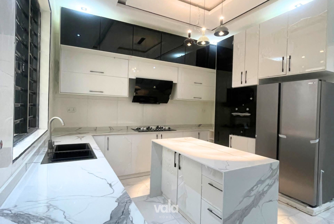 Luxury five bedroom detached duplex (CHEVRN5BDD09)