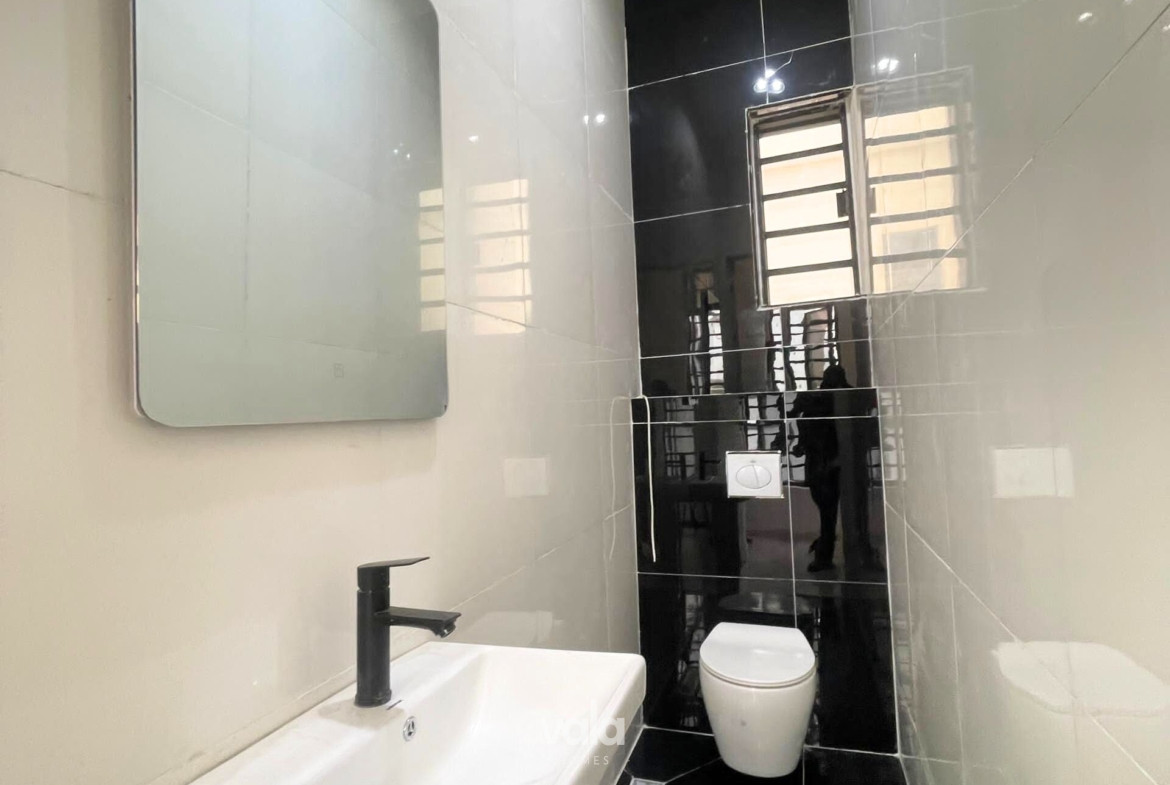 Luxury five bedroom detached duplex (CHEVRN5BDD09)