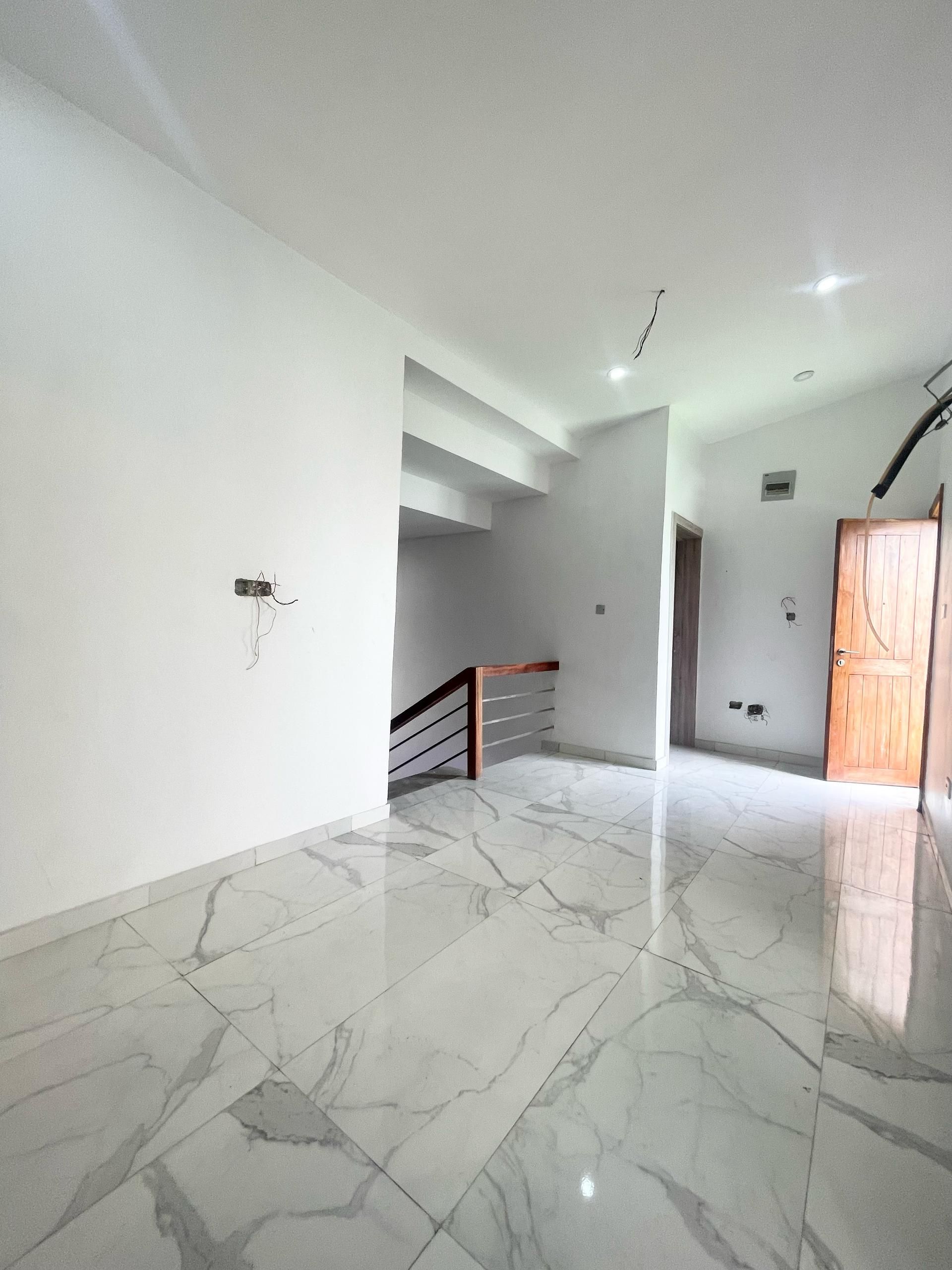 Luxury five bedroom detached duplex (OSAPA5BDD07)