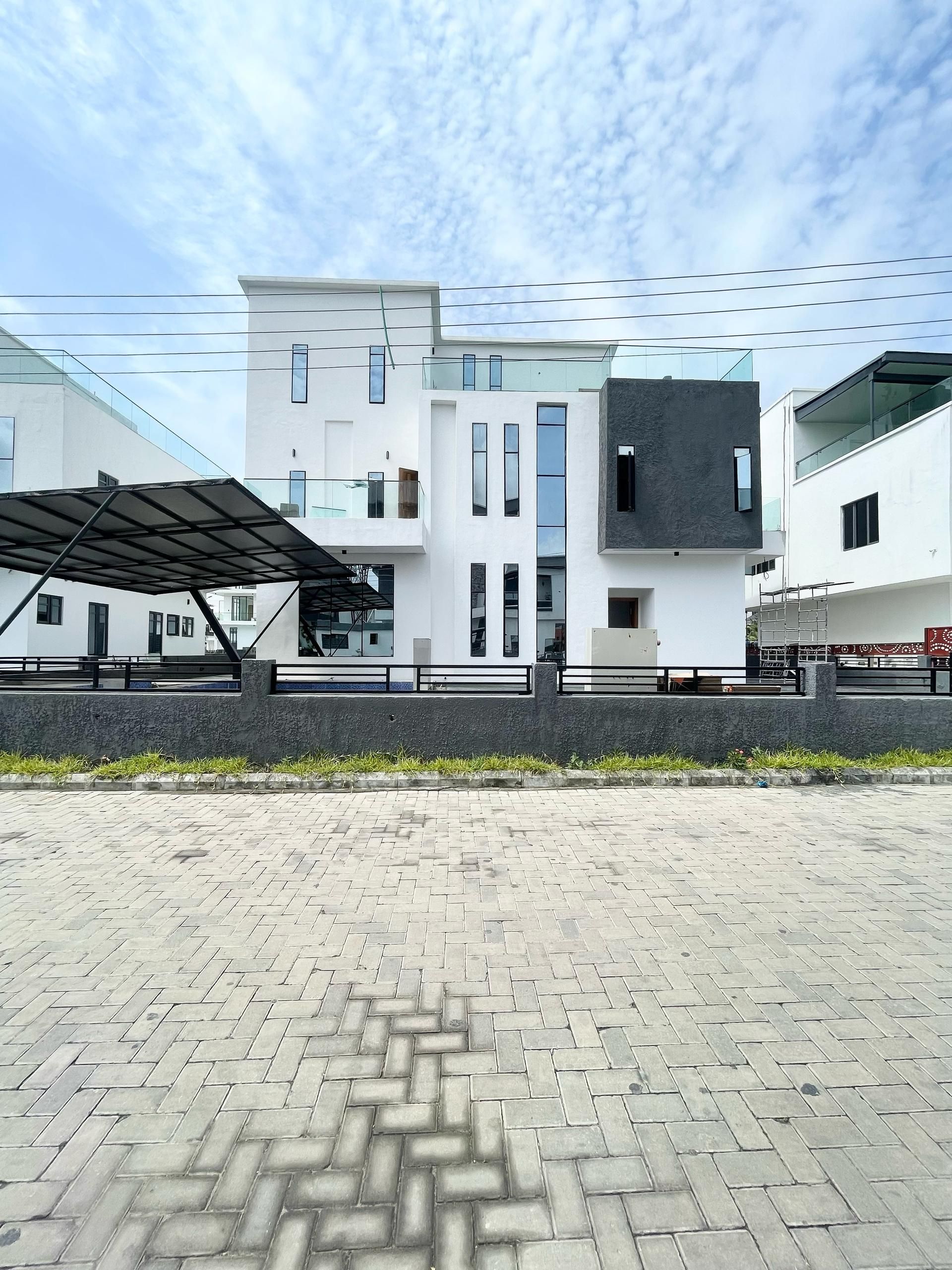 Luxury five bedroom detached duplex (OSAPA5BDD07)
