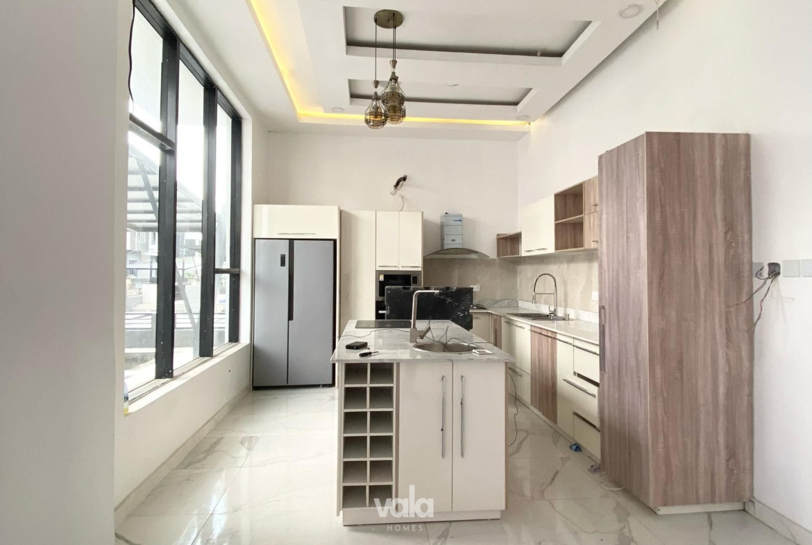 Luxury five bedroom detached duplex (OSAPA5BDD07)