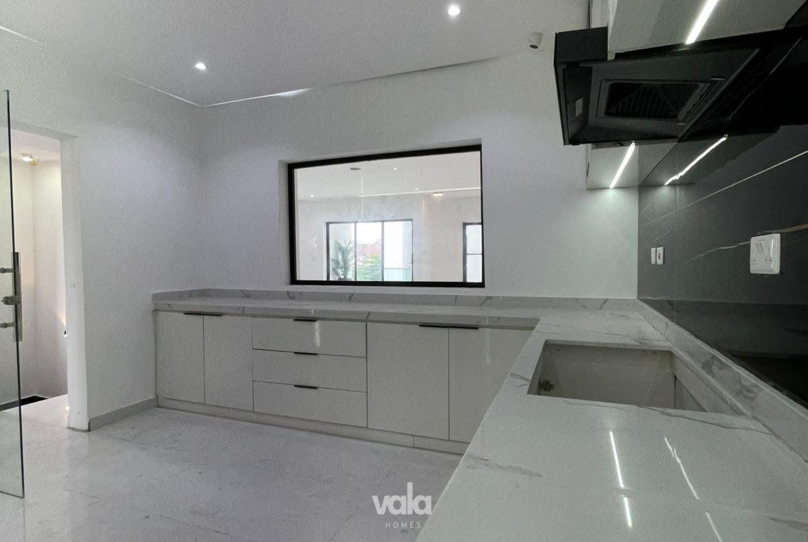 Luxury four bedroom terrace (IKATE4BT02)