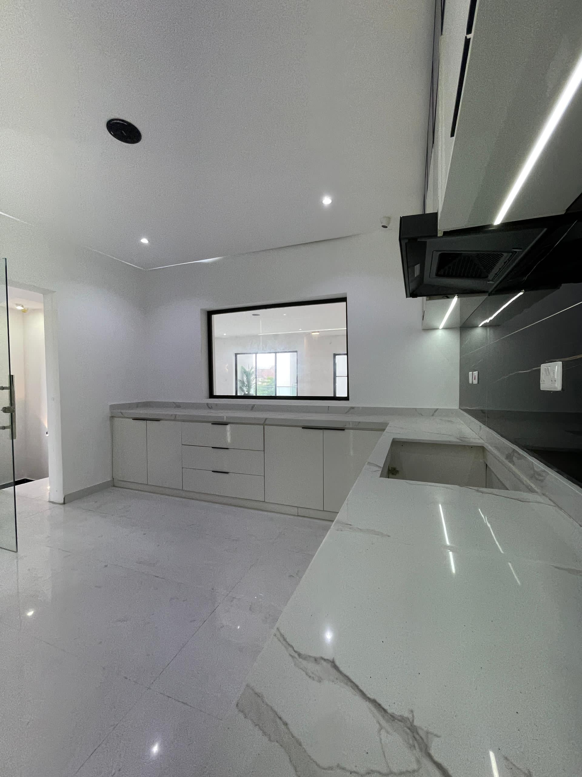 Luxury four bedroom terrace (IKATE4BT02)