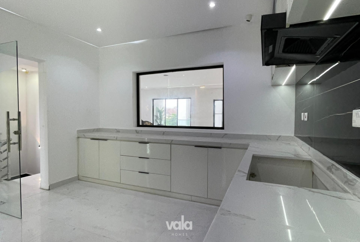 Luxury four bedroom terrace (IKATE4BT02)