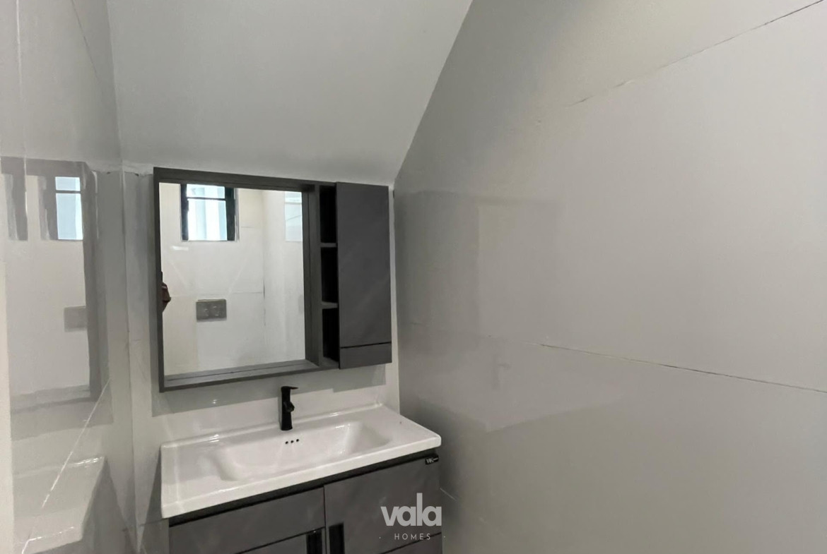 Luxury four bedroom terrace (IKATE4BT02)