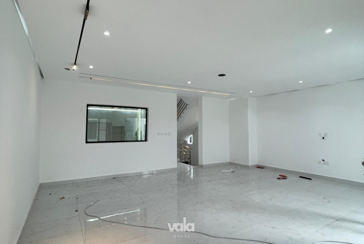 Luxury four bedroom terrace (IKATE4BT02)