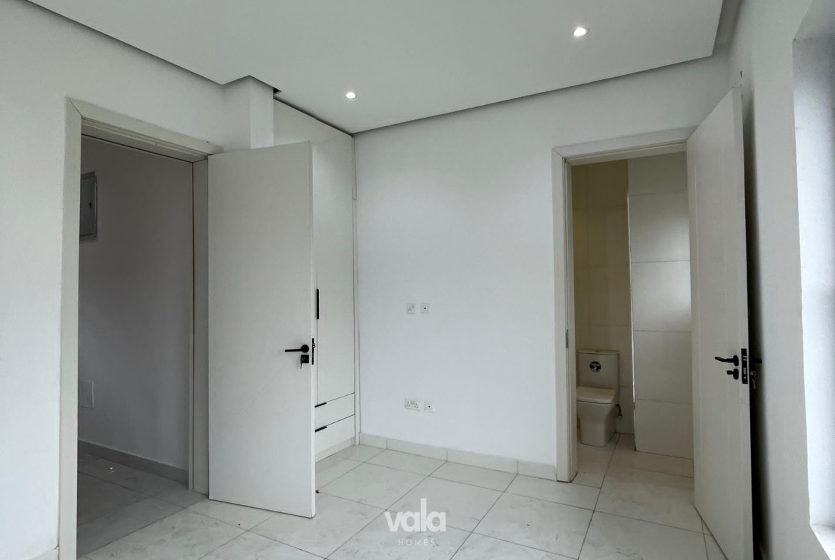 Luxury four bedroom terrace (IKATE4BT02)