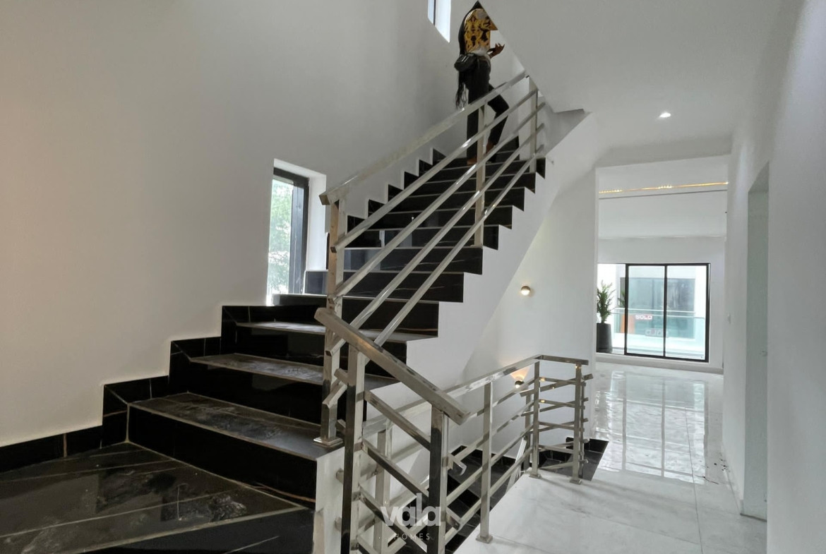 Luxury four bedroom terrace (IKATE4BT02)