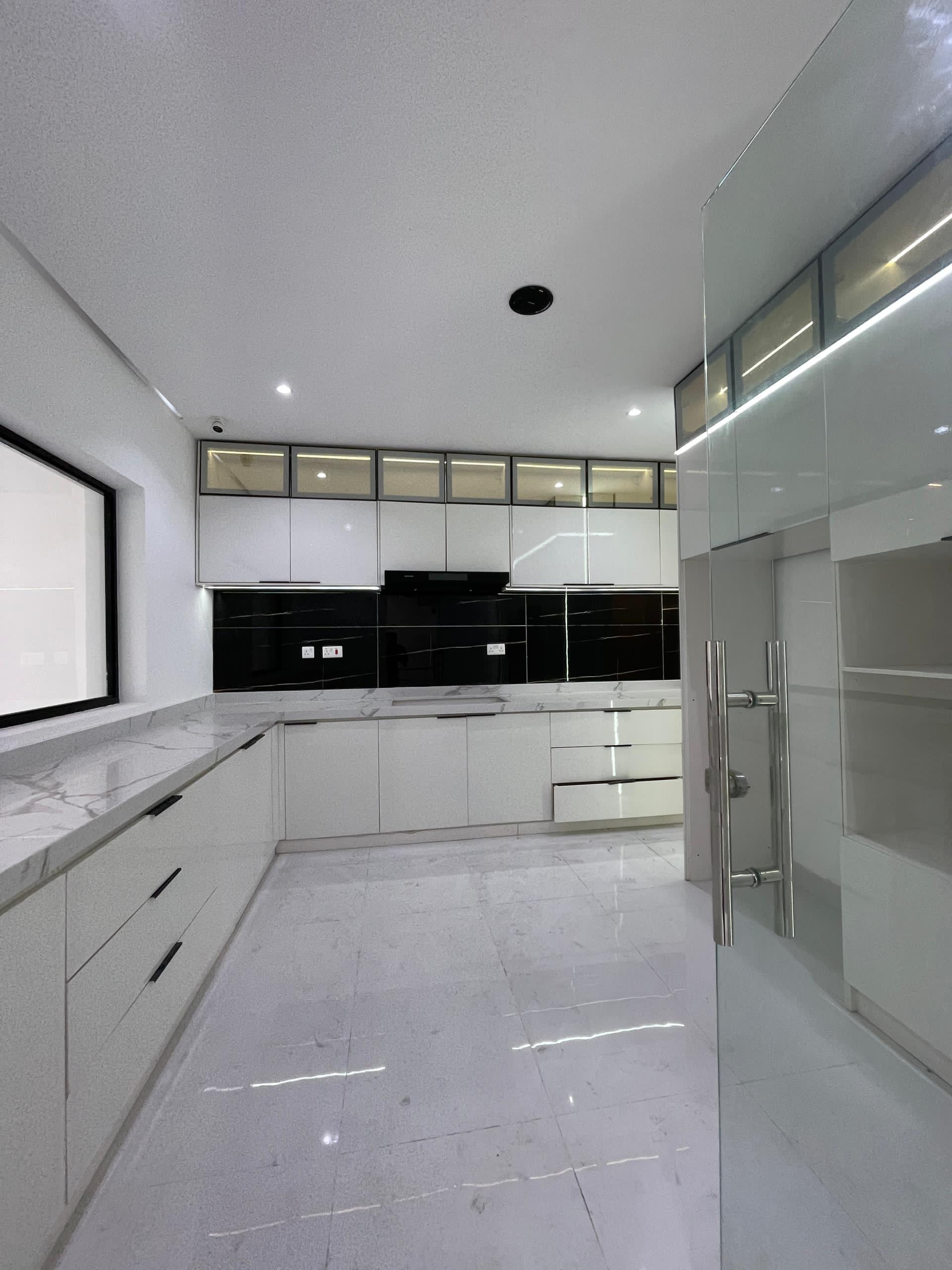 Luxury four bedroom terrace (IKATE4BT02)
