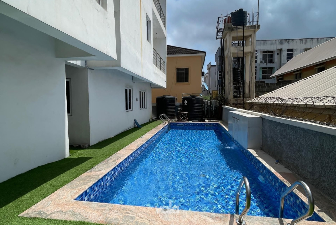 Luxury three bedroom apartment (CHEVRN3B02)
