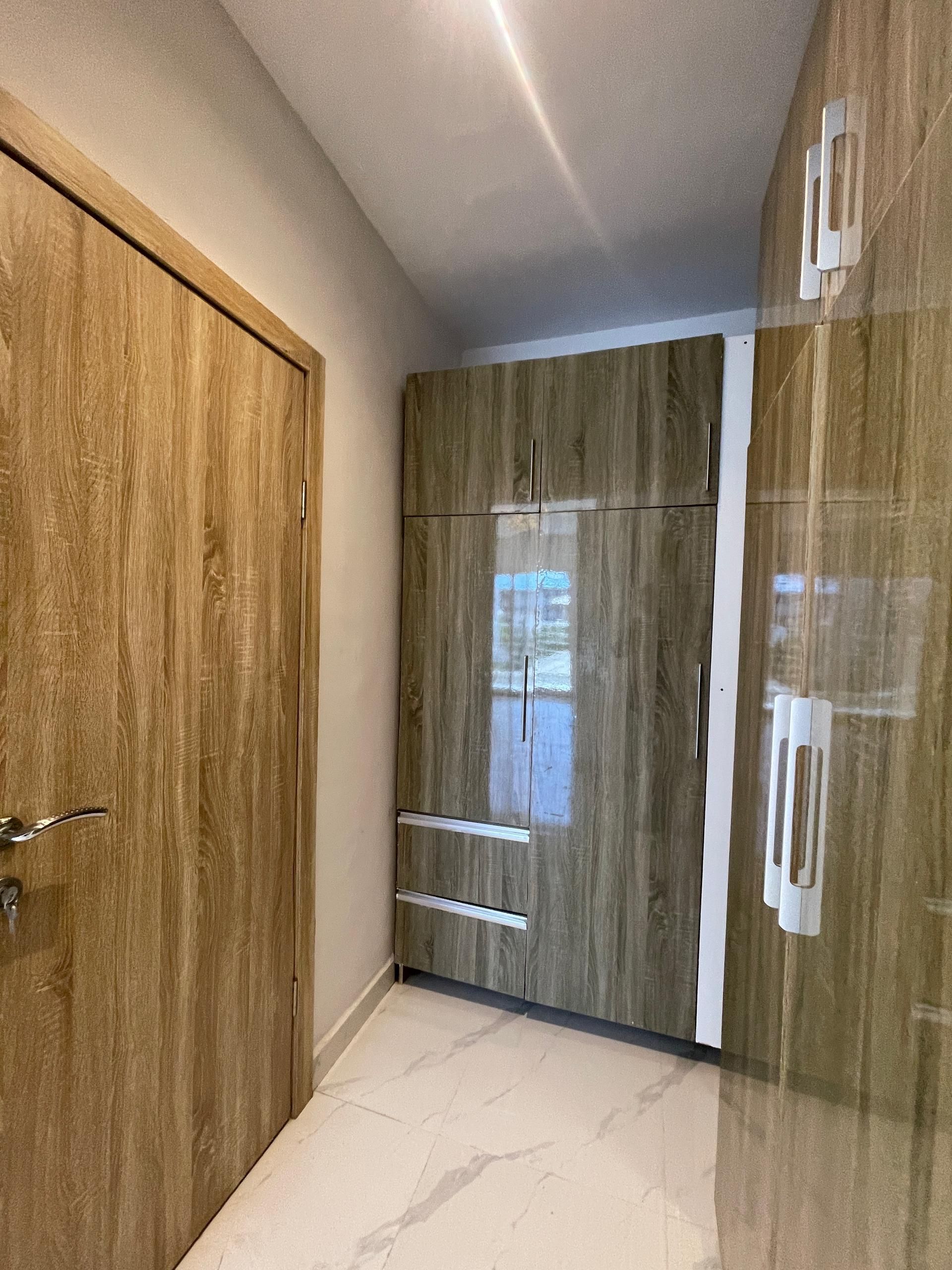 Luxury three bedroom apartment (CHEVRN3B02)