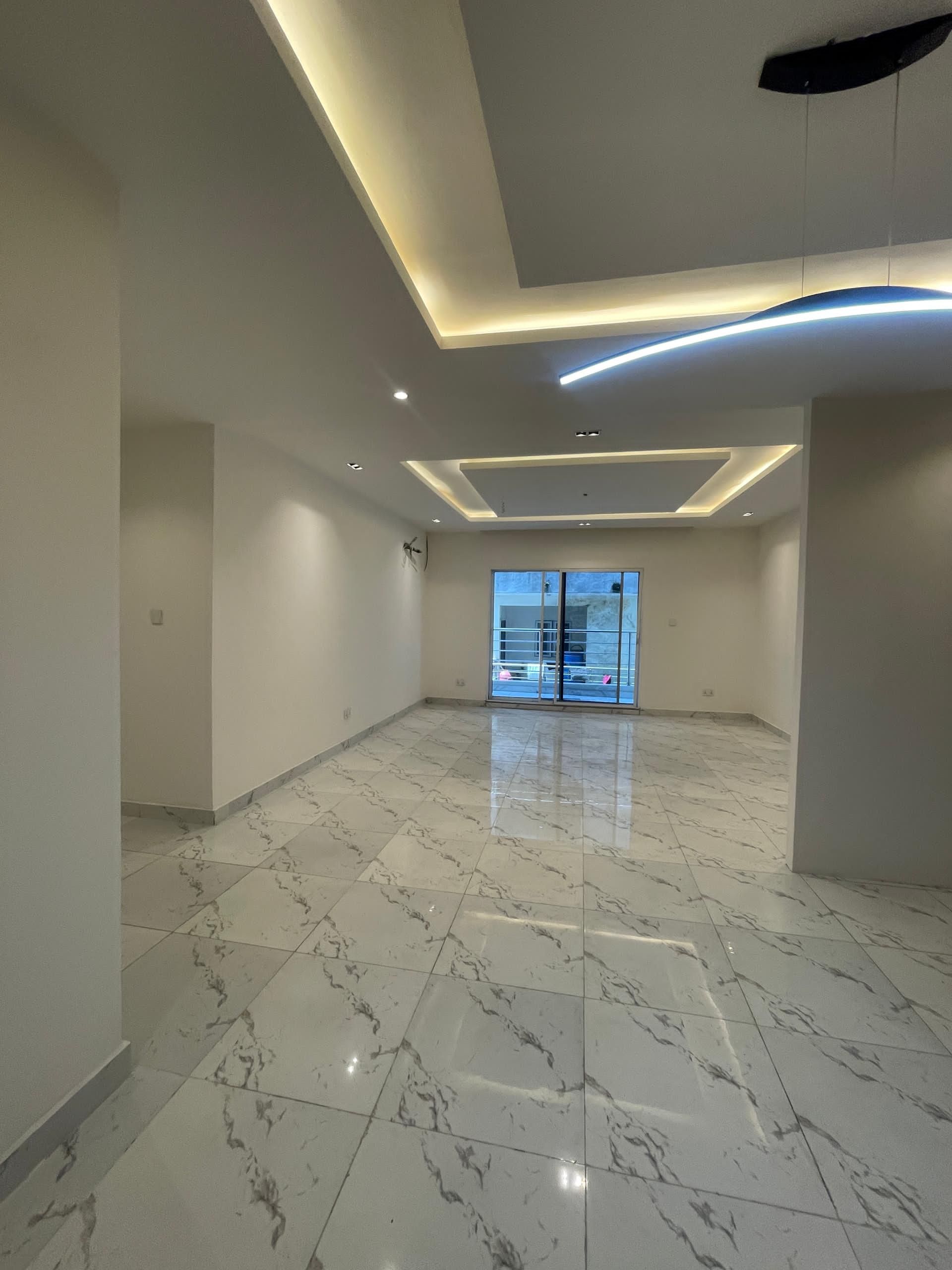 Luxury three bedroom apartment (CHEVRN3B02)
