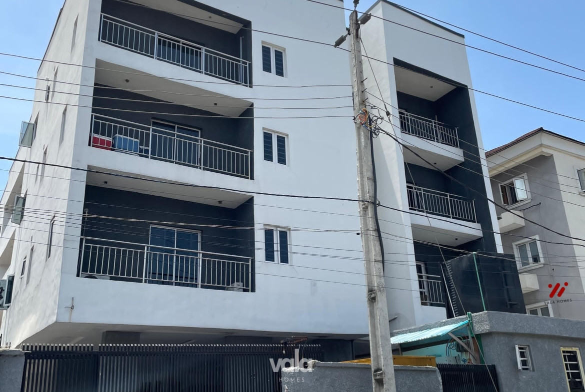 Luxury three bedroom apartment (CHEVRN3B02)