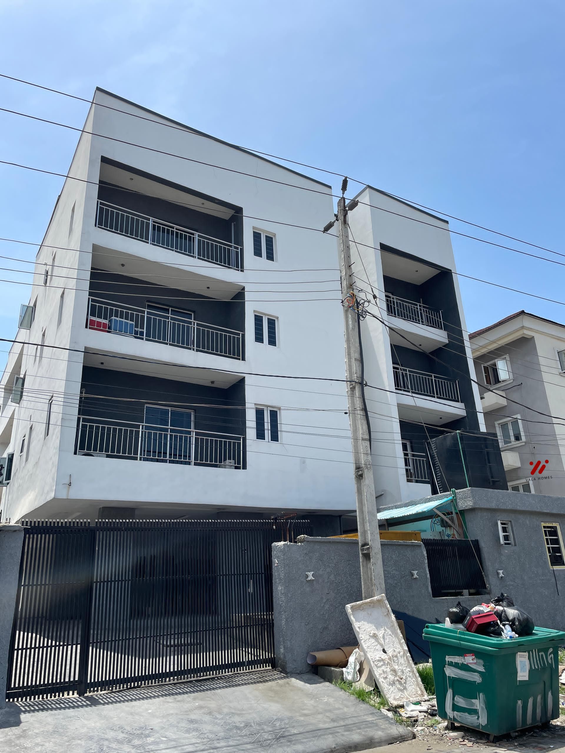 Luxury three bedroom apartment (CHEVRN3B02)