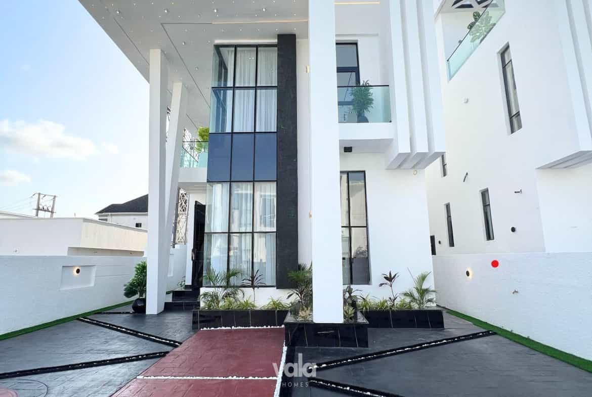 Neatly built five bedroom detached duplex (CHEVRN5BDD05)