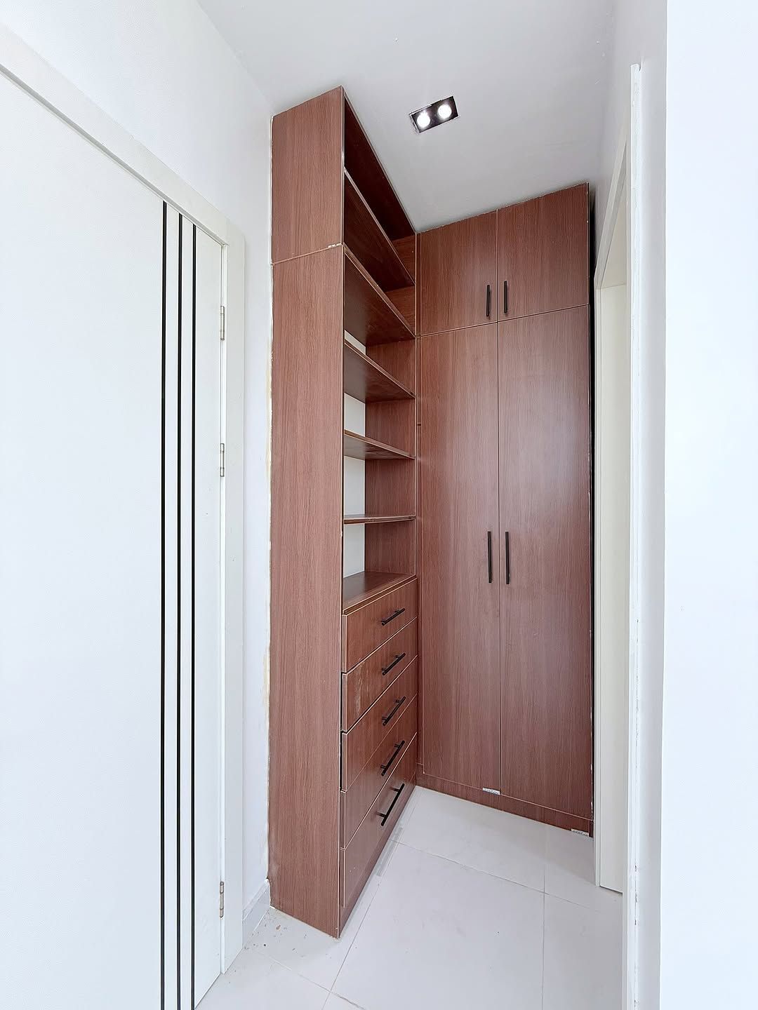 Neatly built two bedroom apartment (OLOGOLO2B01)