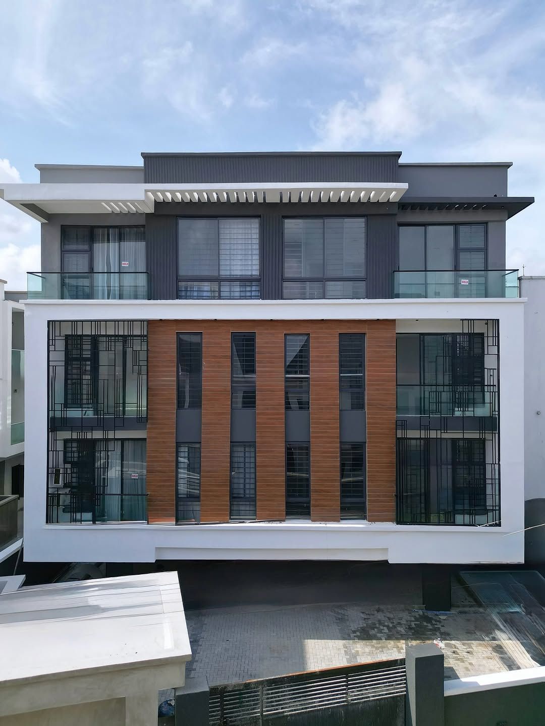 Neatly built two bedroom apartment (OLOGOLO2B01)