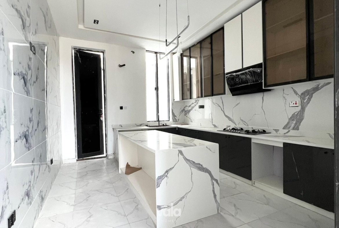 Newly built five bedroom detached duplex (CHEVRN5BDD07)