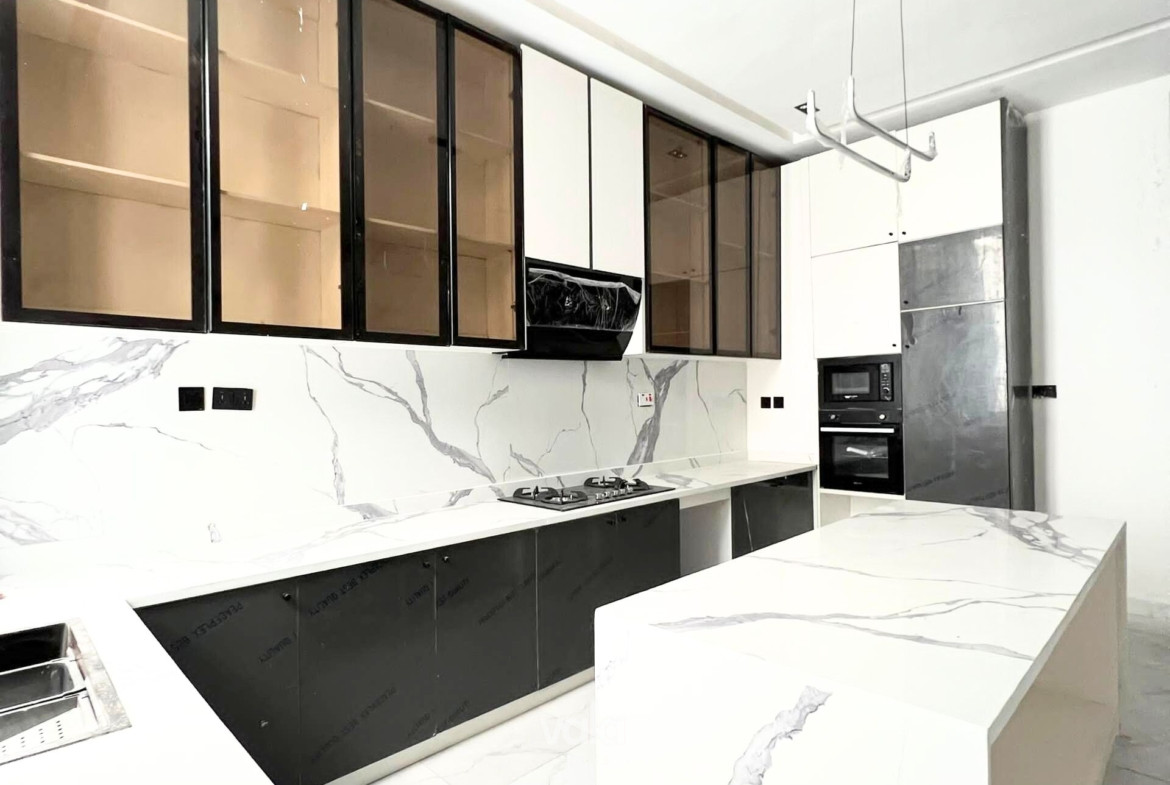 Newly built five bedroom detached duplex (CHEVRN5BDD07)