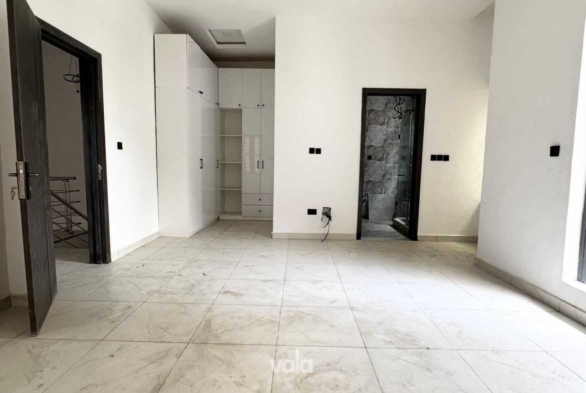Newly built four bedroom semi-detached duplex (OSAPA4BSD01)