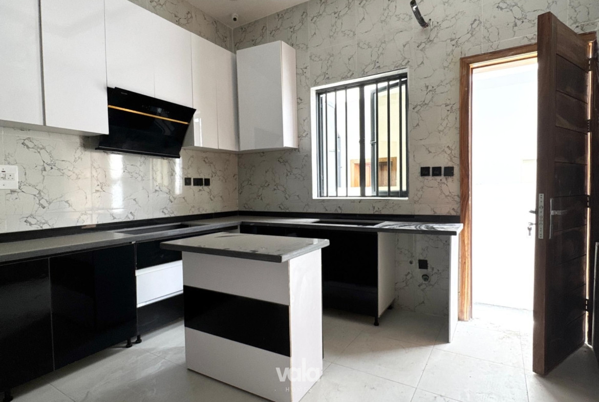 Newly built four bedroom semi-detached duplex (OSAPA4BSD01)