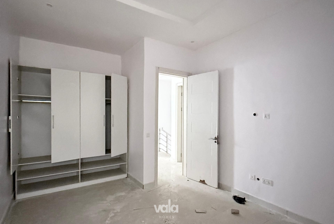 Newly built four bedroom terrace duplex (ologolo4td01)