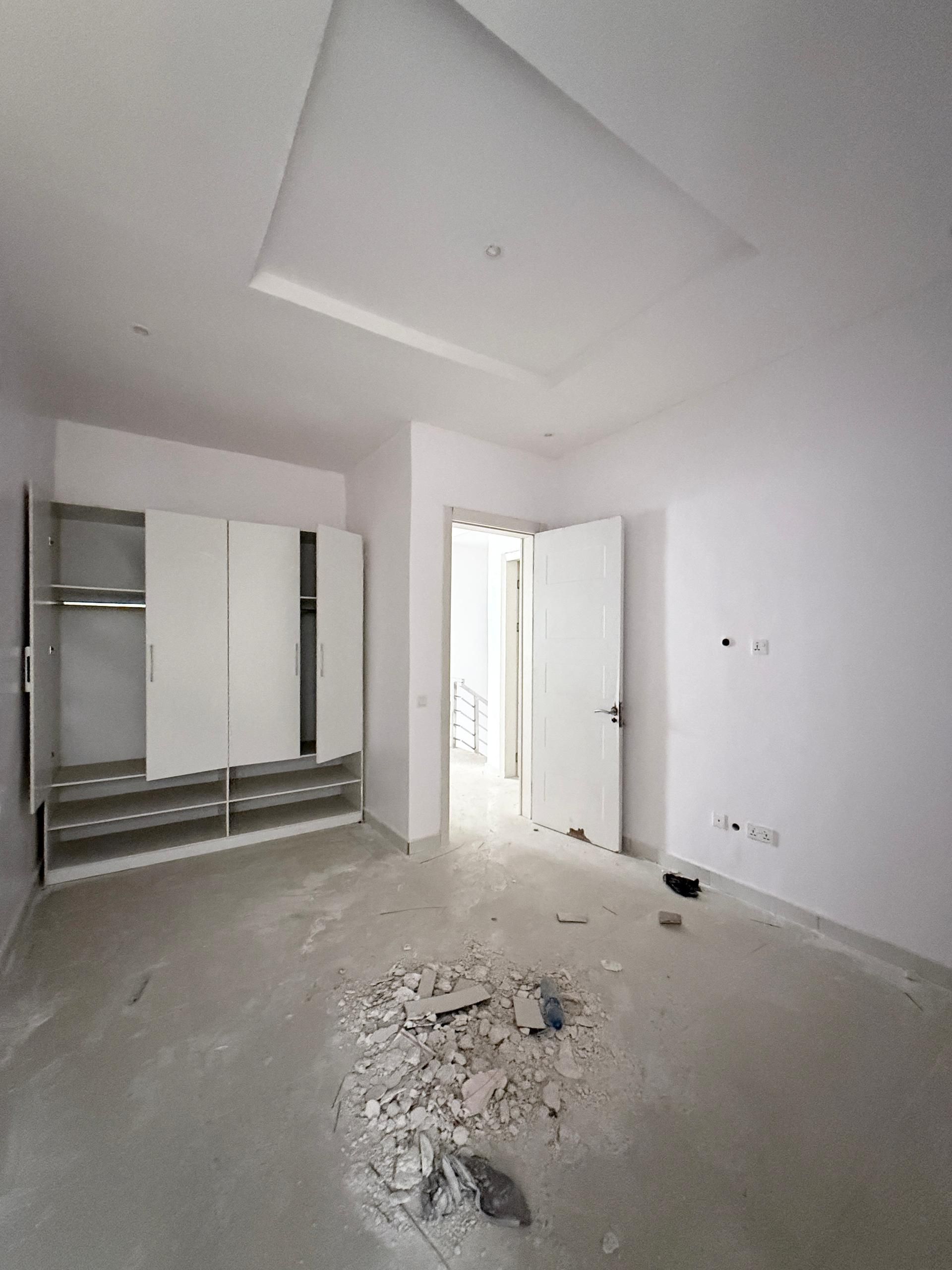 Newly built four bedroom terrace duplex (ologolo4td01) Newly built four bedroom terrace duplex (ologolo4td01)
