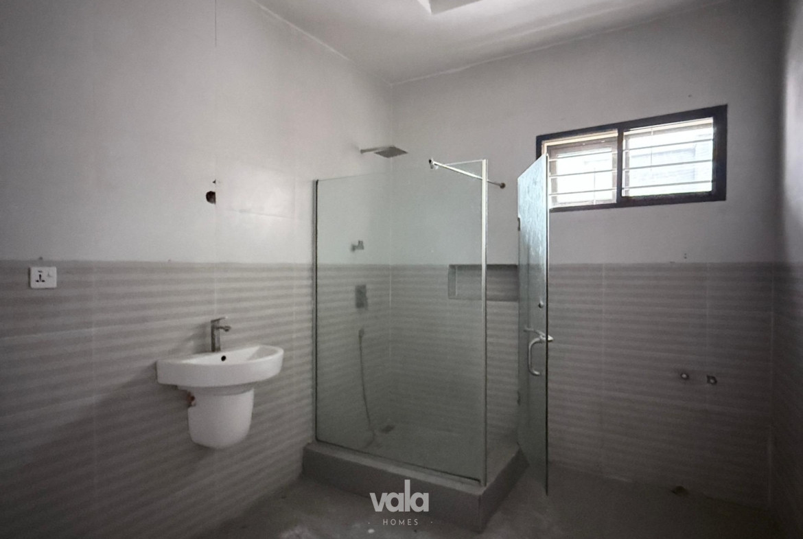 Newly built four bedroom terrace duplex (ologolo4td01)