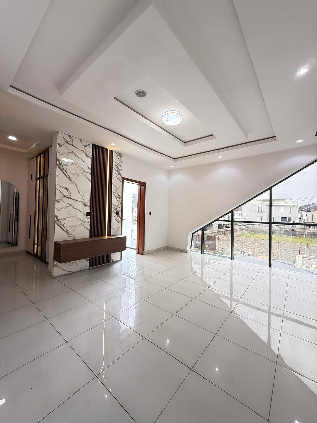 Five Bedroom Detached Duplex (Chevrn5bd11)