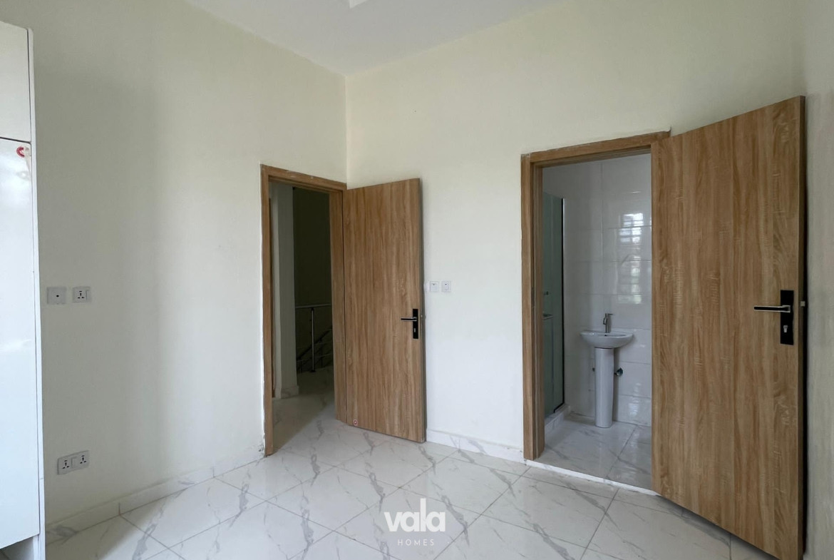 4 bedroom semi detached duplex (IKOTA4BSD09)