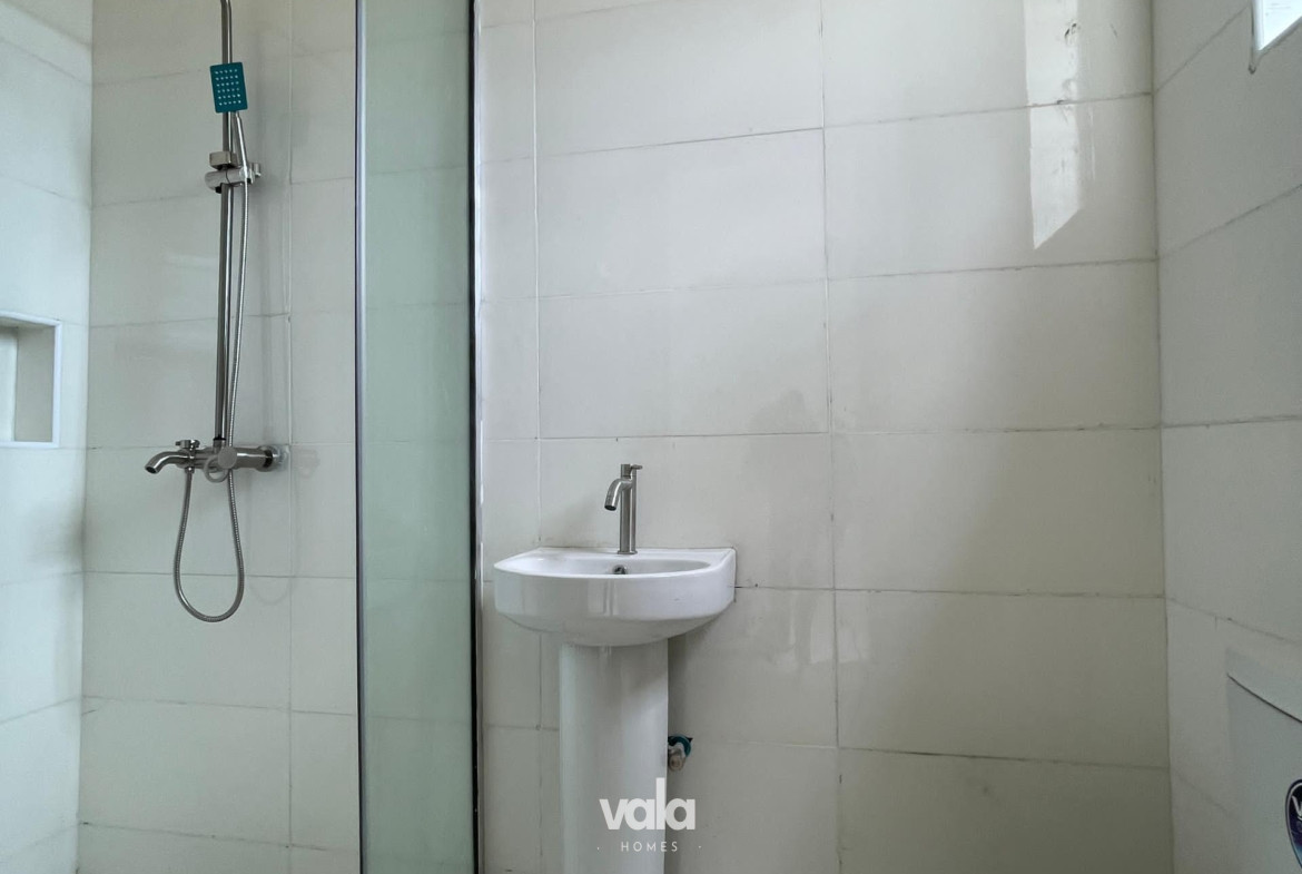 4 bedroom semi detached duplex (IKOTA4BSD09)