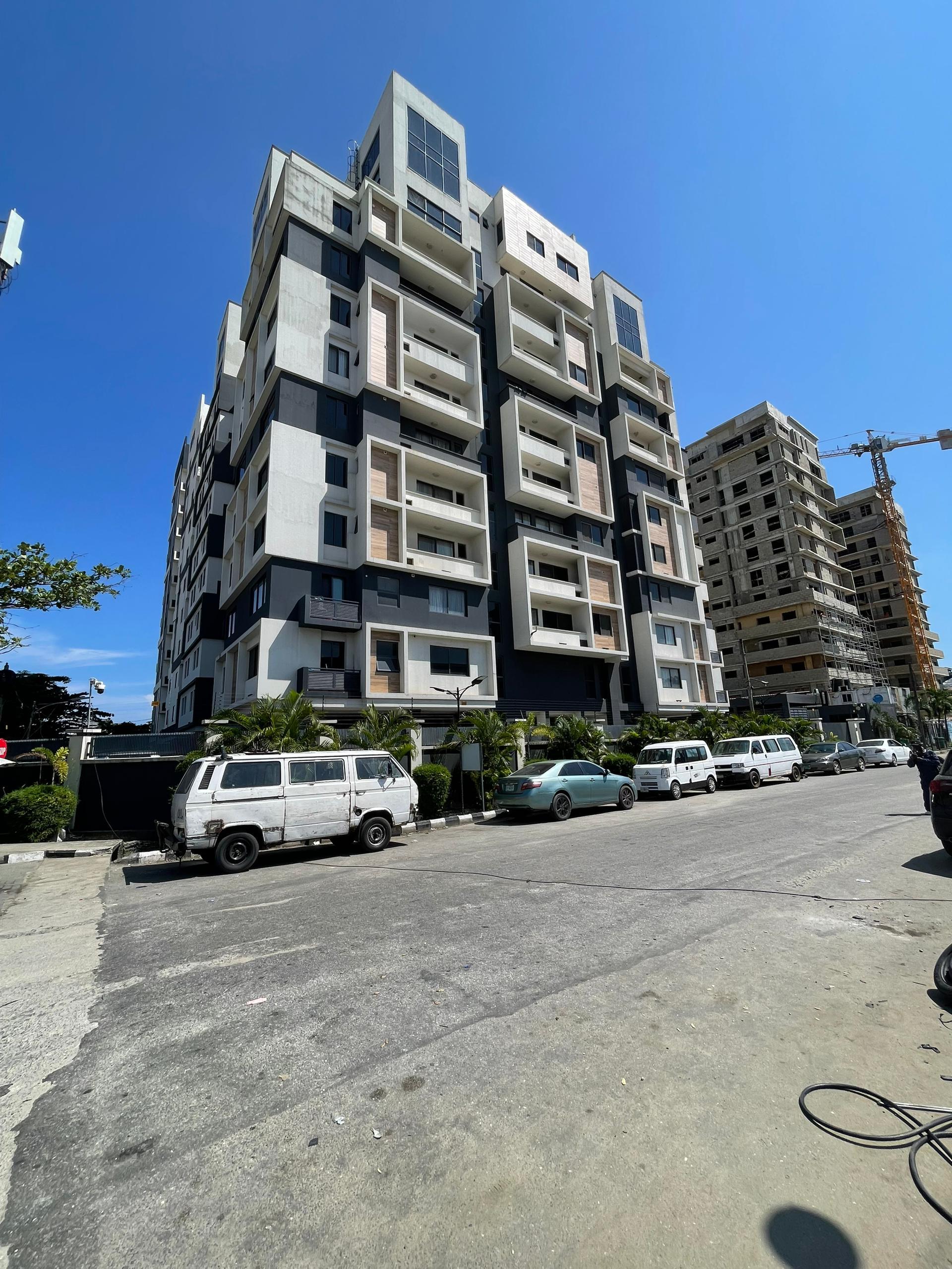 4BEDROOM PENTHOUSE AVAILABLE  FOR SALE (VI4B0)
