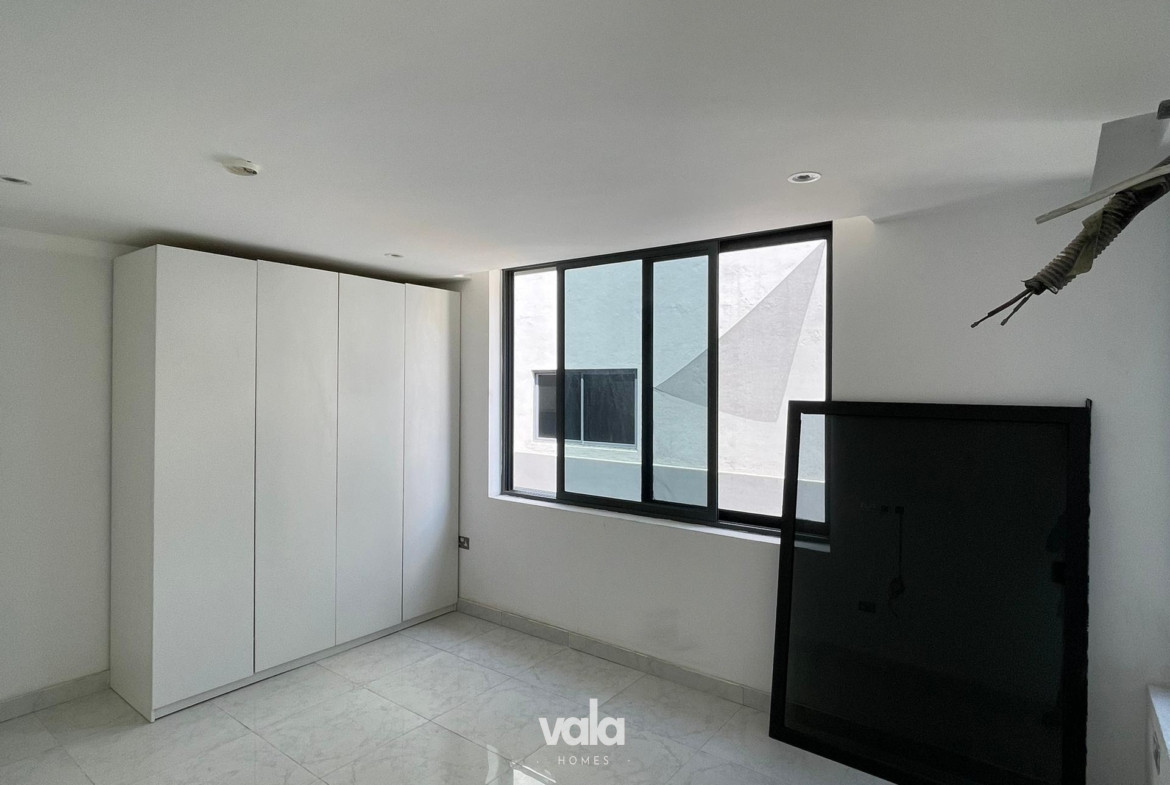 4BEDROOM PENTHOUSE AVAILABLE  FOR SALE (VI4B0)