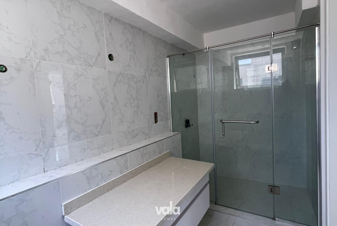 4BEDROOM PENTHOUSE AVAILABLE  FOR SALE (VI4B0)