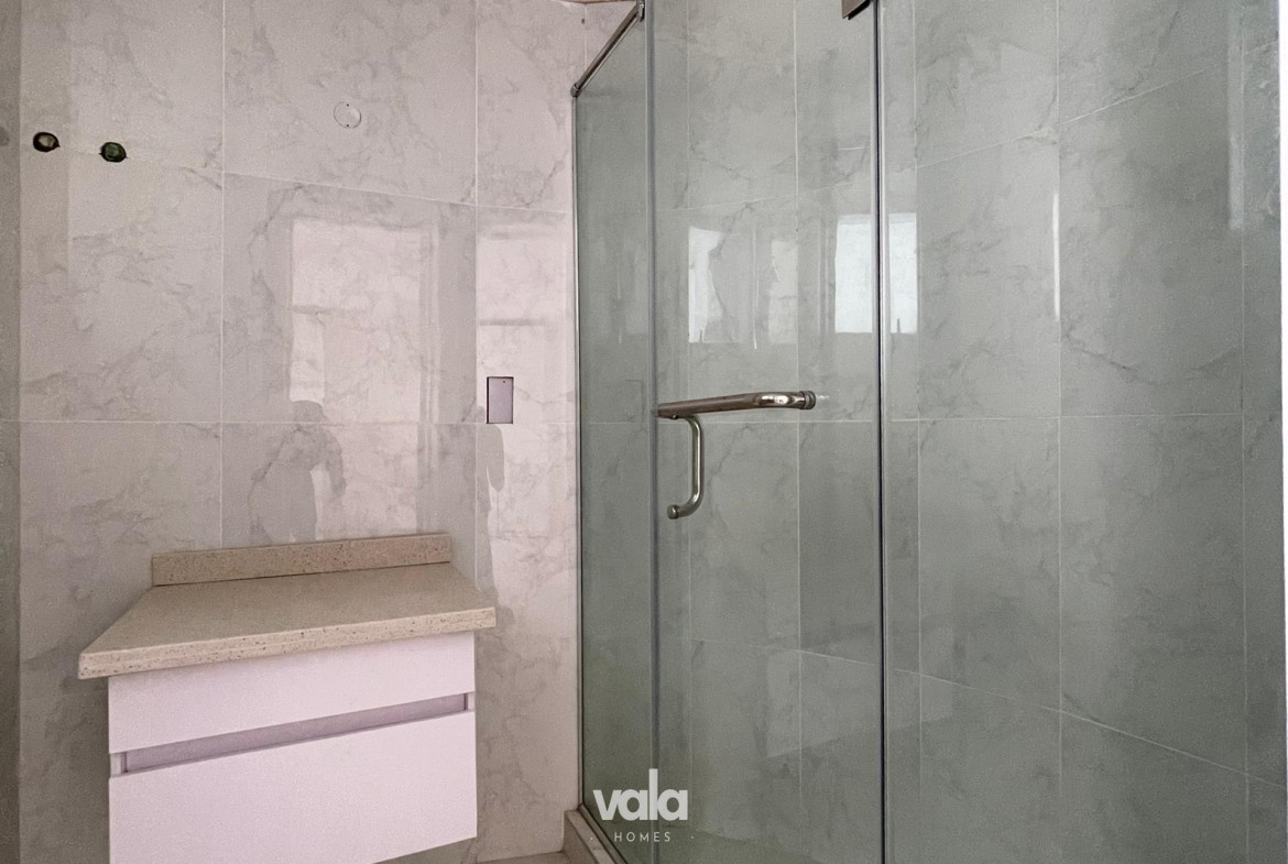4BEDROOM PENTHOUSE AVAILABLE  FOR SALE (VI4B0)