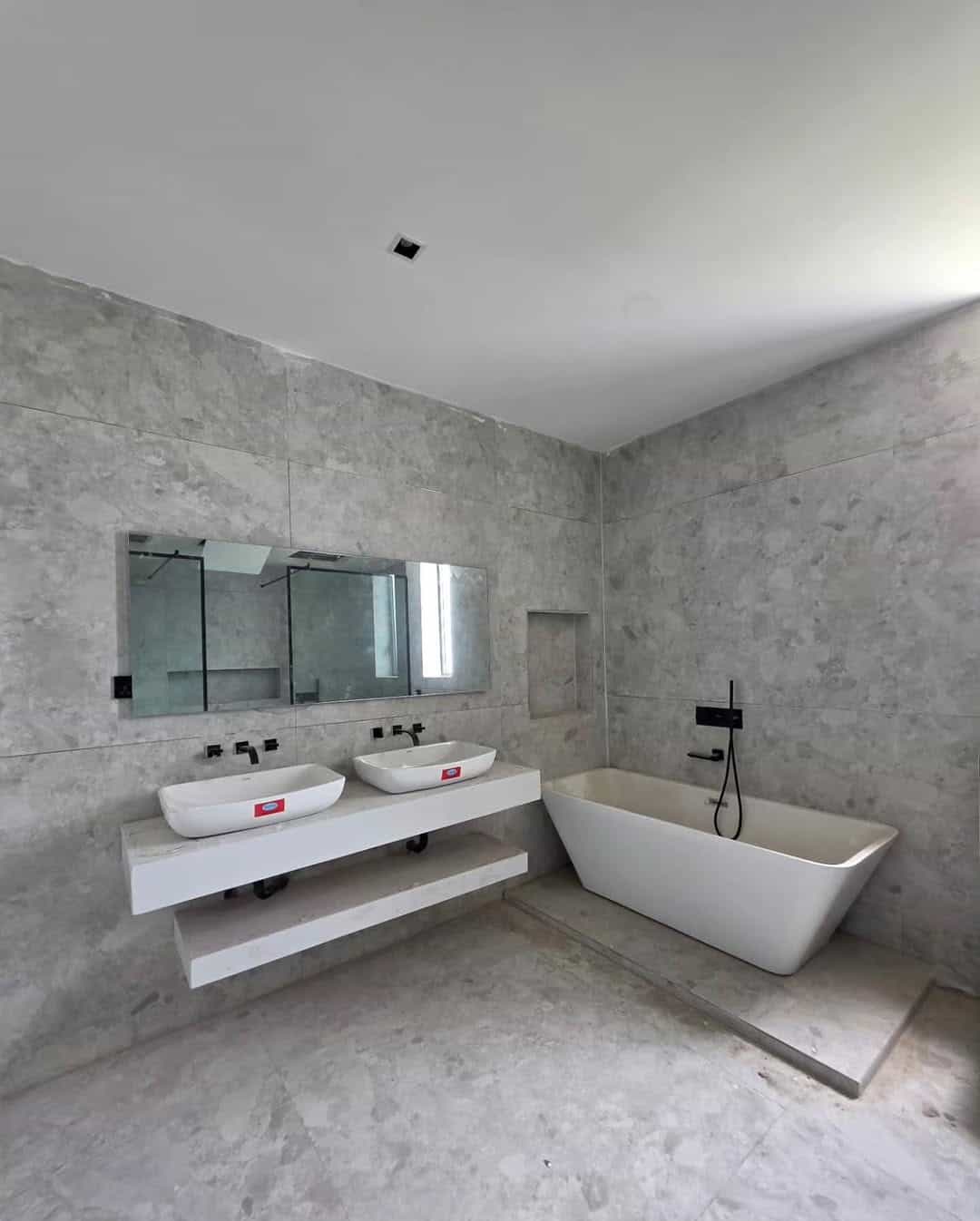 5 bedroom semi detached duplex (IKATE5BSD04) 5 bedroom semi detached duplex (IKATE5BSD04)