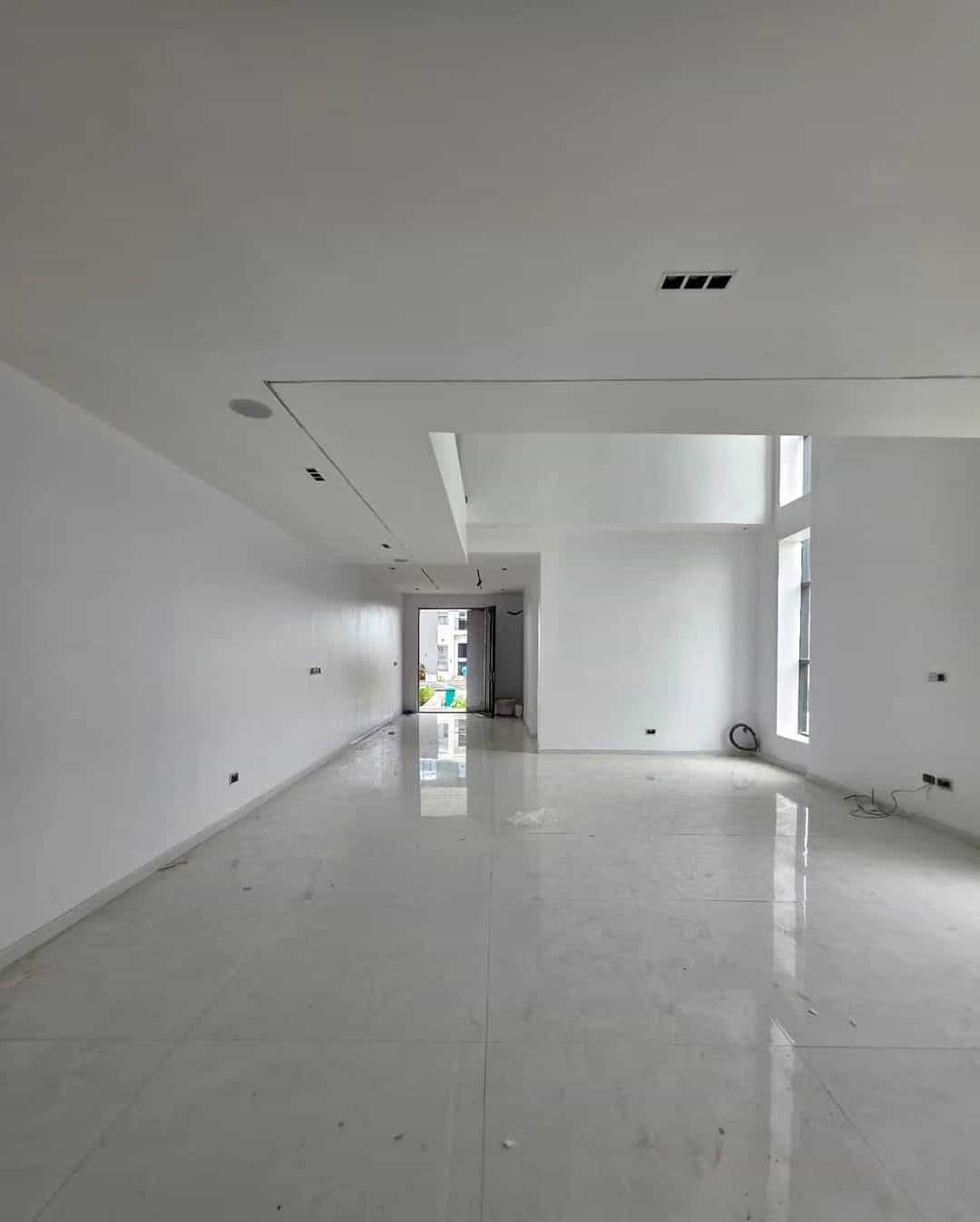 5 bedroom semi detached duplex (IKATE5BSD04) 5 bedroom semi detached duplex (IKATE5BSD04)