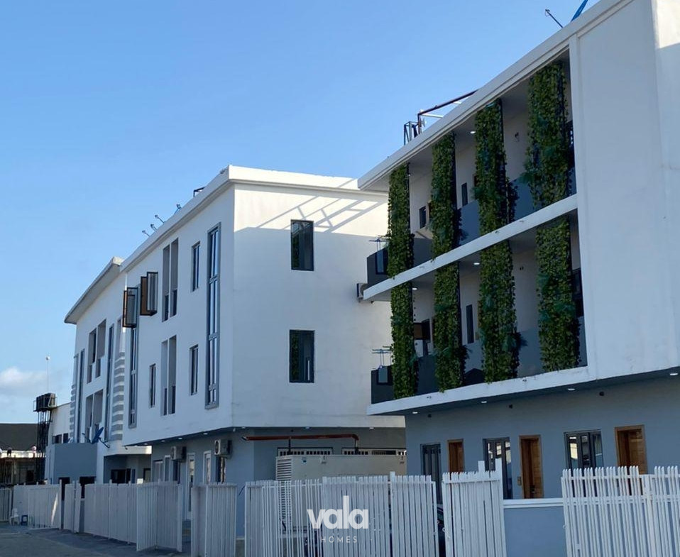 5 Bedroom Semi Detached Duplex (Ikota5BSD0)