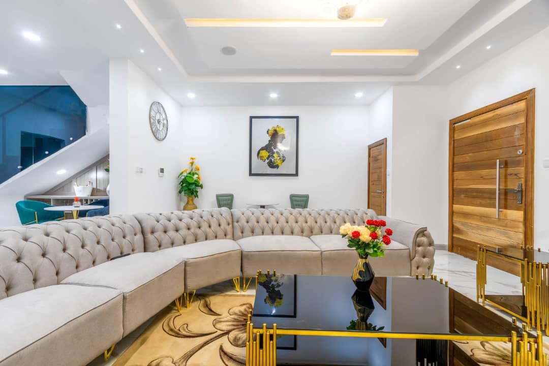 5 Bedroom Semi Detached Duplex (Ikota5BSD0)