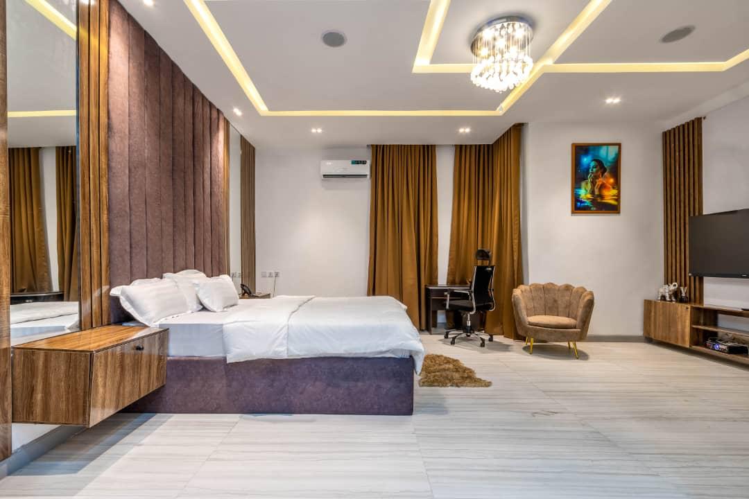 5 Bedroom Semi Detached Duplex (Ikota5BSD0)