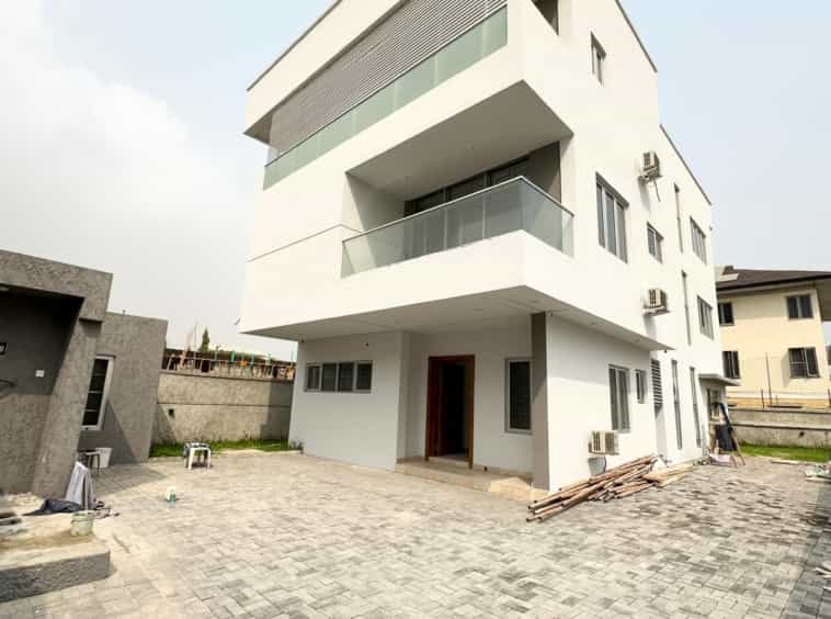 Newly built five bedroom detached duplex (lekki15bdd05)