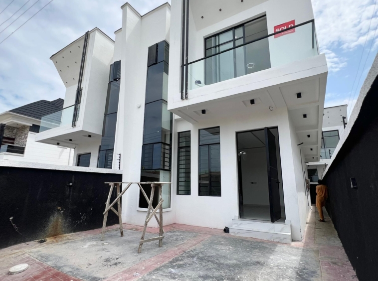 Family-friendly four bedroom semi detached duplex(ikota4bsd07)