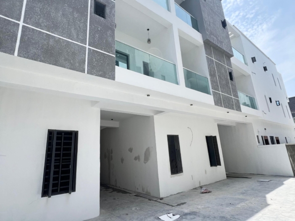 Newly-built four bedroom terrace duplex(ologolo4btd03)
