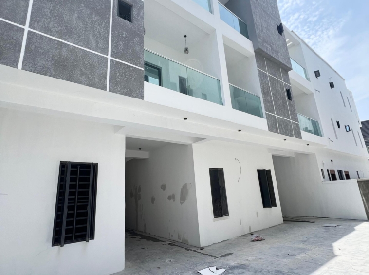 Newly-built four bedroom terrace duplex(ologolo4btd03)