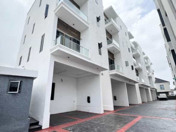 Well-maintained five bedroom semi detached duplex(chevron5bsd01)